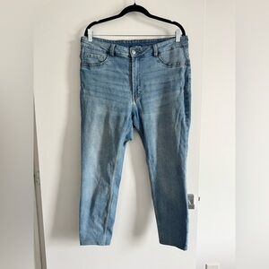 H&M Light Wash Stretch Denim Jeans | Size 16 | High Rise Cropped